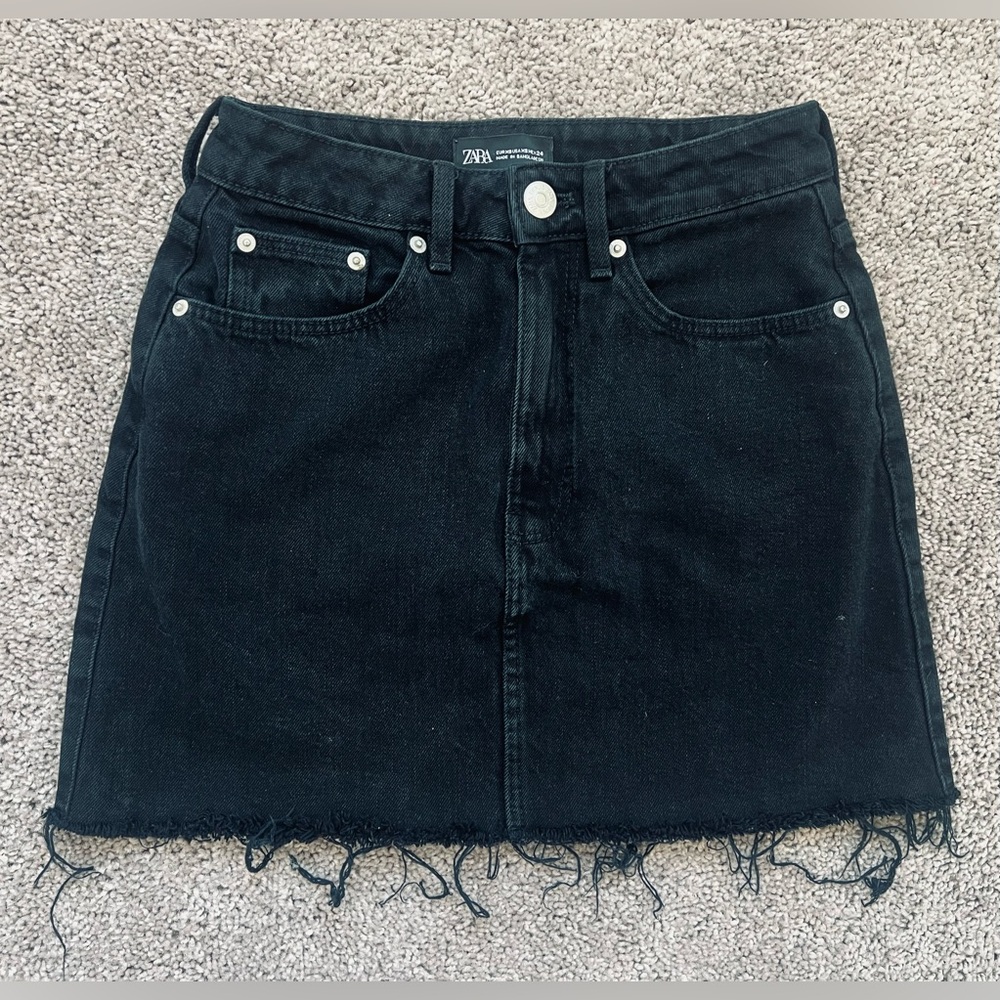 Zara Black Denim Jean High-Waisted Distressed Hem Mini Skirt Street Style XS